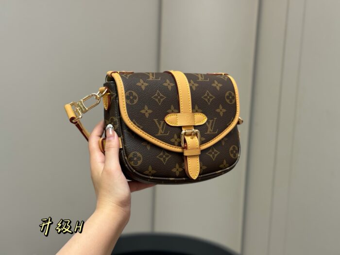 Louis Vuitton Saumur Bb Twin Star Messenger Bag With Long Shoulder Strap And Foldable Box - Image 9