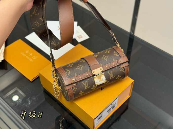 Louis Vuitton Monogram Papillon Trunk Cylindrical Flap Lock Clasp Bag With Wide Shoulder Strap And Chain, Large Capacity - Image 5