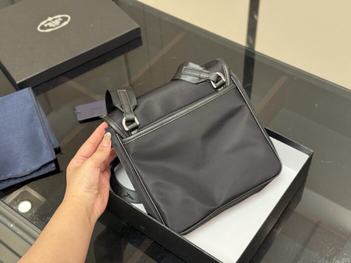 Prada Hobo Vintage Crossbody Bag Stylish And Versatile Men'S Style - Image 8