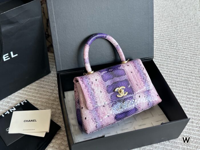 Chanel 23P Coco Handle Snake-Patterned Handbag Wear-Resistant - Image 12
