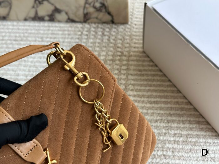 Yves Saint Laurent Messenger Bag  Original Rugged Gold-Plated Chain Monogram Logo Spacious Chain Bag - Image 2