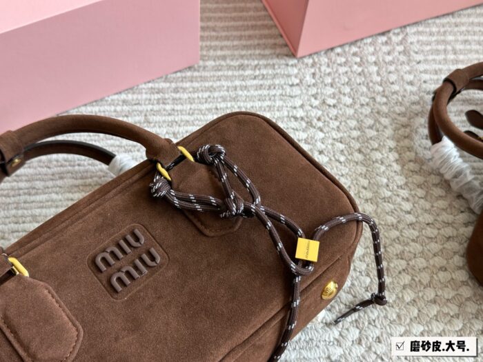 Miu Miu Bowling Bag/Briefcase Can Be Handheld Or Crossbody Ample Capacity Satin-Finish Leather - Image 4