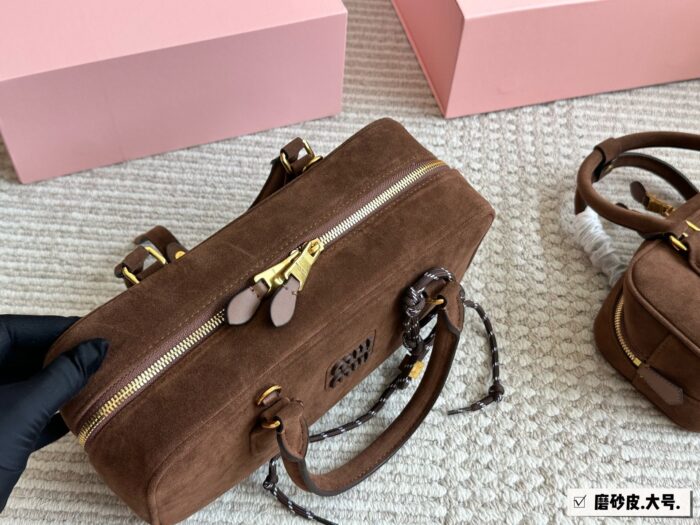 Miu Miu Bowling Bag/Briefcase Can Be Handheld Or Crossbody Ample Capacity Satin-Finish Leather - Image 5