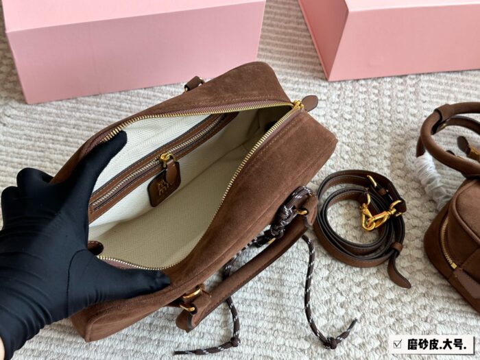 Miu Miu Bowling Bag/Briefcase Can Be Handheld Or Crossbody Ample Capacity Satin-Finish Leather - Image 7