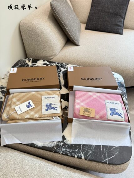 Burberry Soft Pink Wool Scarf (Narrow Version Approx. Two-Thirds The Width Of Standard Style)