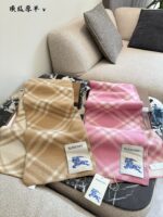 Burberry Soft Pink Wool Scarf (Narrow Version Approx. Two-Thirds The Width Of Standard Style) - Image 4