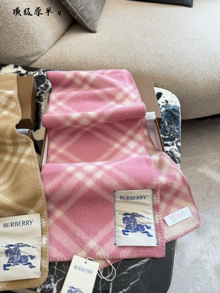 Burberry Soft Pink Wool Scarf (Narrow Version Approx. Two-Thirds The Width Of Standard Style) - Image 5