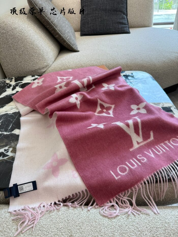 Louis Vuitton Chip Edition Cashmere Scarf - Withered Rose Gradient Reversible Versatility - Image 2