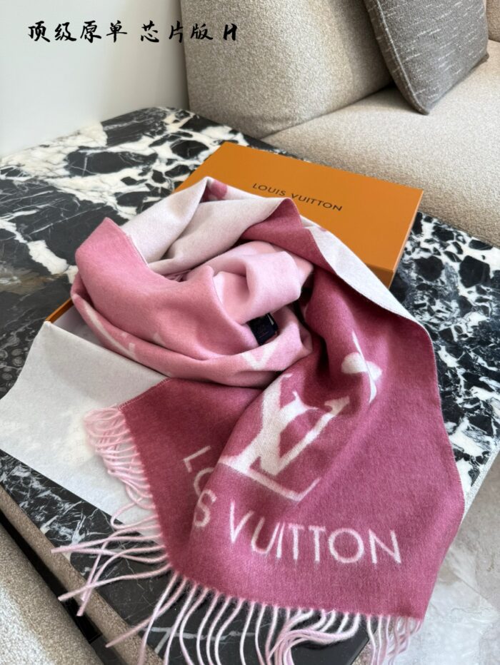 Louis Vuitton Chip Edition Cashmere Scarf - Withered Rose Gradient Reversible Versatility - Image 3