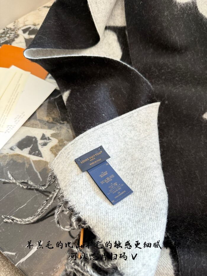 Louis Vuitton Scarf Collection 100% Cashmere Versatile Warmth - Image 7