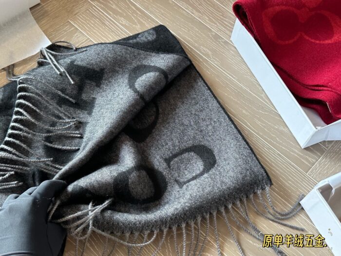 Coach New Cashmere Scarf 100% Cashmere Warm And Comfortable - Image 5