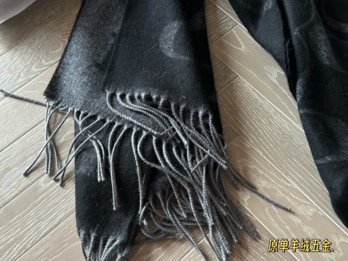 Coach New Cashmere Scarf 100% Cashmere Warm And Comfortable - Image 9