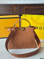 Fendi Peekaboo Seeu 2025 Summer New Arrival Woven Handbag And Crossbody Bag