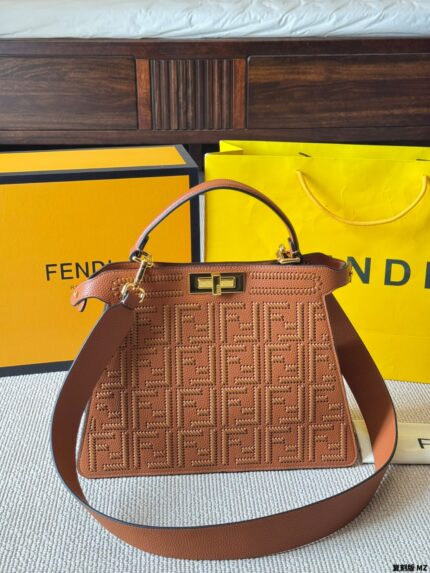 Fendi Peekaboo Seeu 2025 Summer New Arrival Woven Handbag And Crossbody Bag