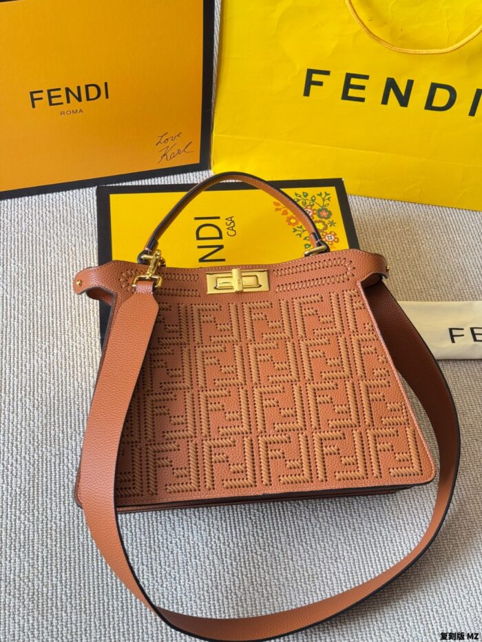 Fendi Peekaboo Seeu 2025 Summer New Arrival Woven Handbag And Crossbody Bag - Image 2