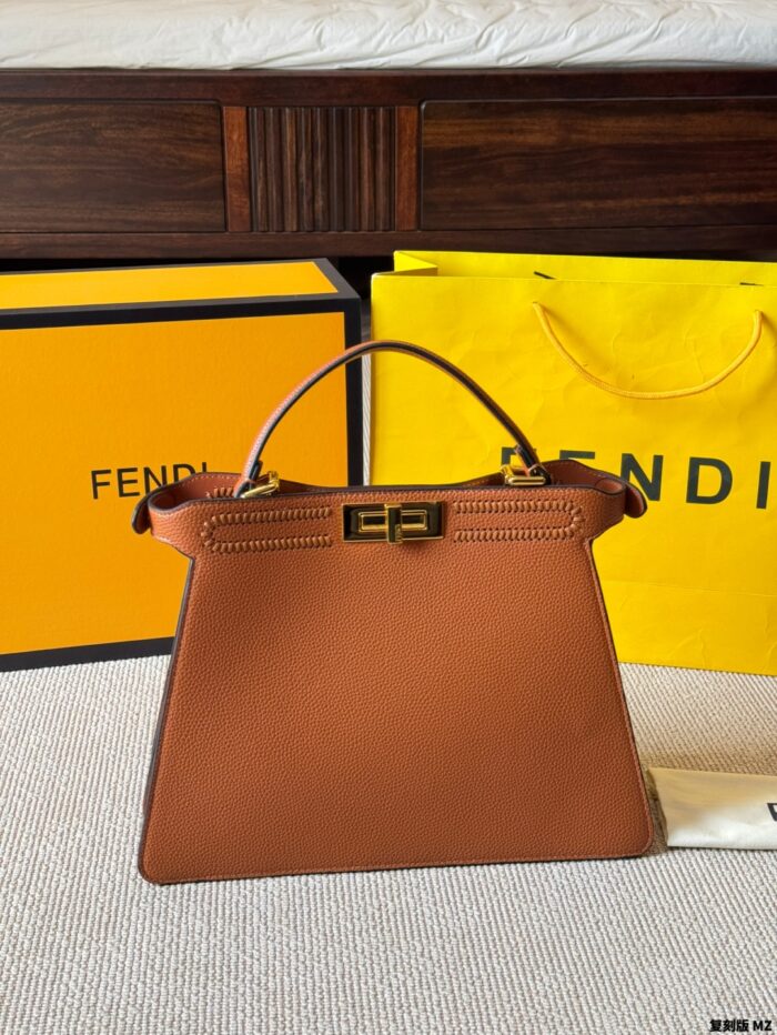 Fendi Peekaboo Seeu 2025 Summer New Arrival Woven Handbag And Crossbody Bag - Image 5