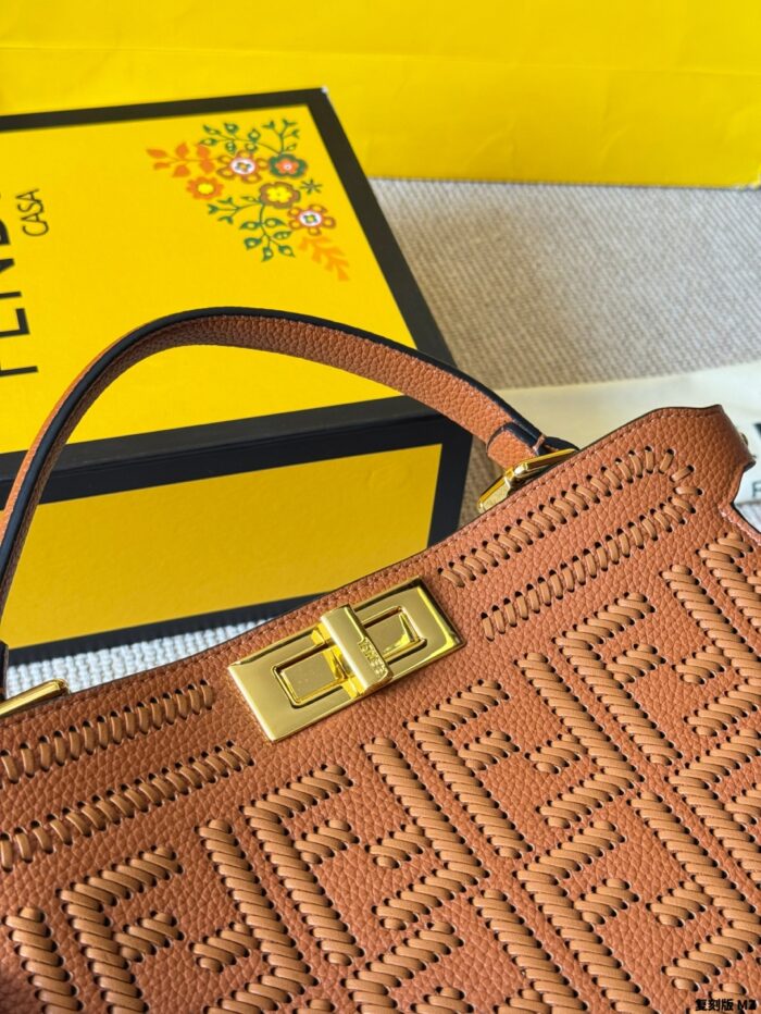 Fendi Peekaboo Seeu 2025 Summer New Arrival Woven Handbag And Crossbody Bag - Image 6