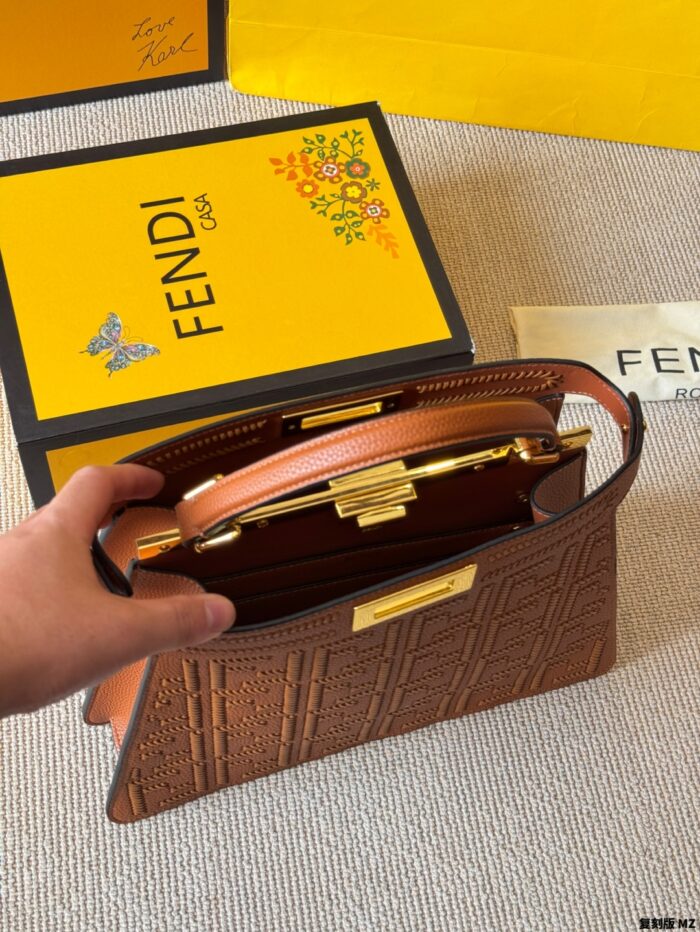 Fendi Peekaboo Seeu 2025 Summer New Arrival Woven Handbag And Crossbody Bag - Image 9