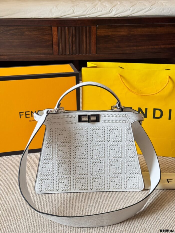 Fendi Peekaboo Seeu 2025 Summer New Arrival Woven Handbag And Crossbody Bag - Image 14