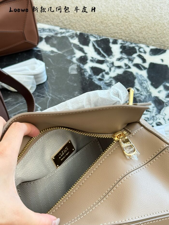 Loewe Puzzle 10Th Anniversary Edition Glossy Calfskin Bag - Image 6