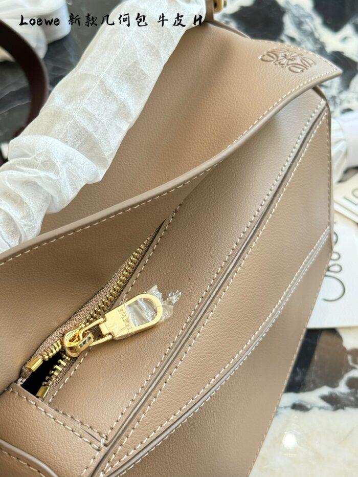 Loewe Puzzle 10Th Anniversary Edition Glossy Calfskin Bag - Image 7