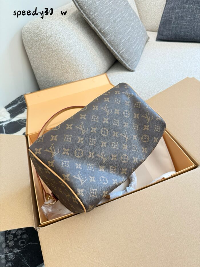 Louis Vuitton Speedy Soft30 Crafty Handbag Unisex Casual Styling - Image 7