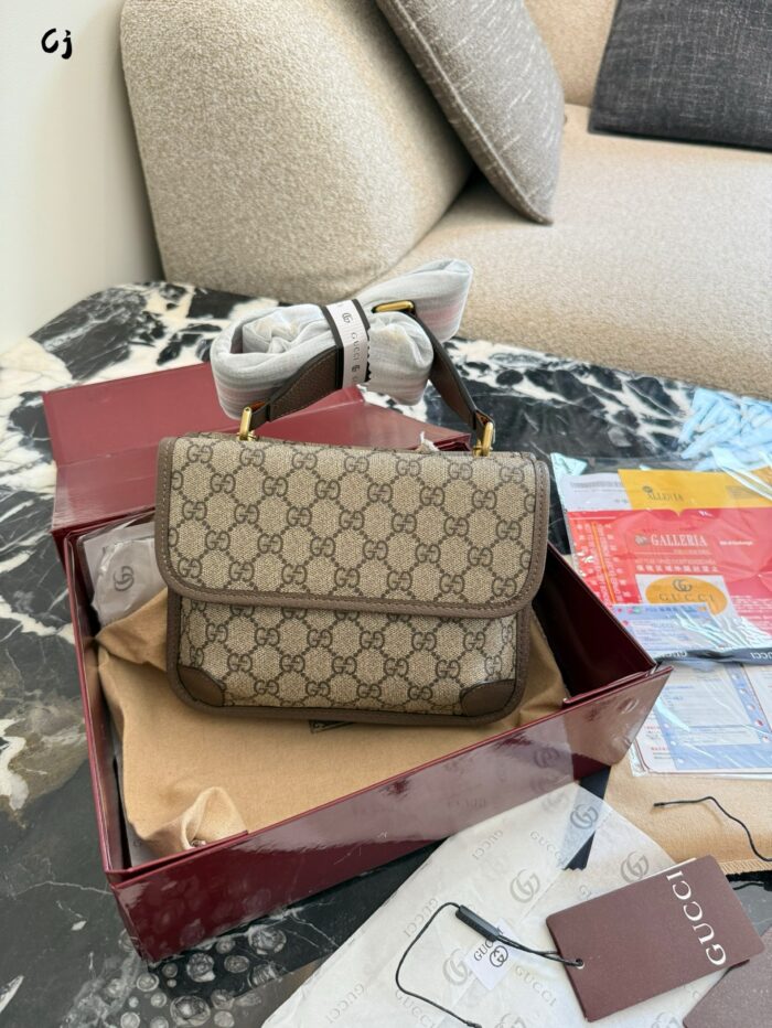 Gucci Tiger Head Reversible Crossbody Bag With Wide Shoulder Strap - Unisex - Durable - Image 4