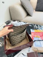Gucci Tiger Head Reversible Crossbody Bag With Wide Shoulder Strap - Unisex - Durable - Image 5