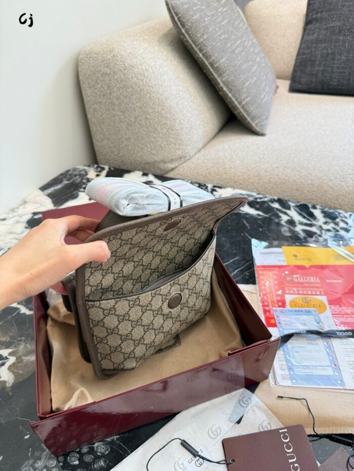 Gucci Tiger Head Reversible Crossbody Bag With Wide Shoulder Strap - Unisex - Durable - Image 5