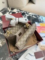 Gucci Tiger Head Reversible Crossbody Bag With Wide Shoulder Strap - Unisex - Durable - Image 8