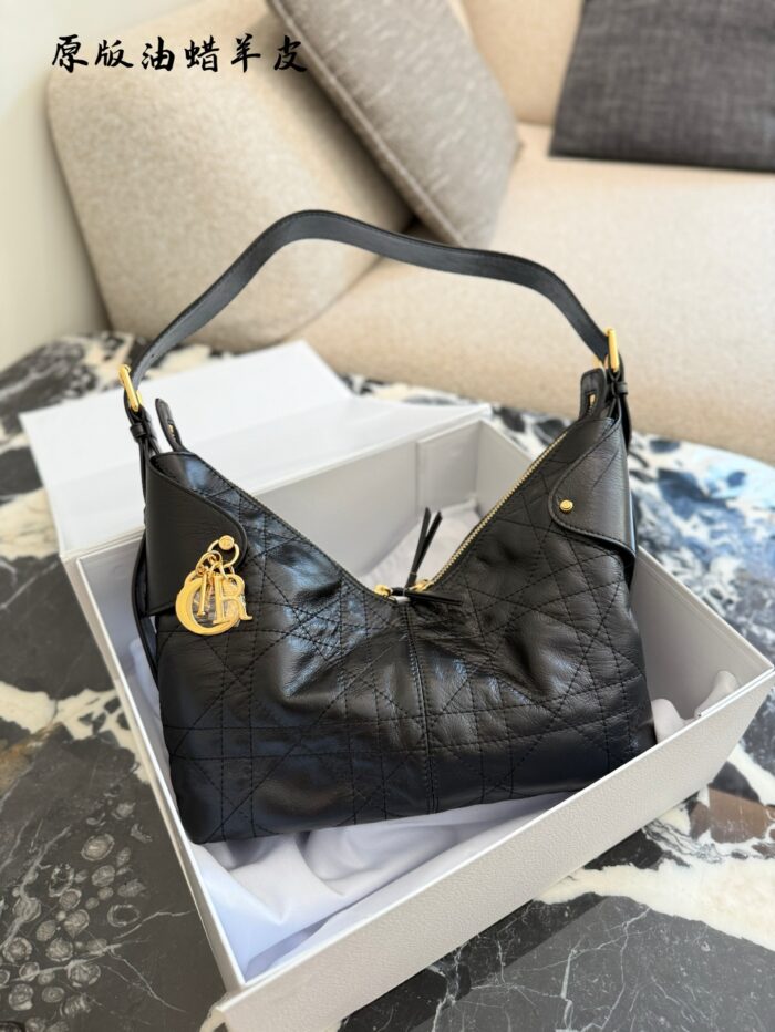 Dior Voyage Collection Handbag Oil-Waxed Leather With Lettering Hardware Adjustable Shoulder Strap Spacious Capacity Sporty Travel Bag - Image 2