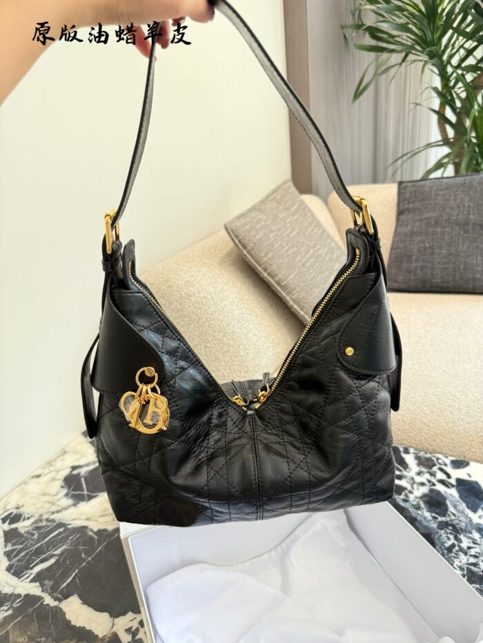 Dior Voyage Collection Handbag Oil-Waxed Leather With Lettering Hardware Adjustable Shoulder Strap Spacious Capacity Sporty Travel Bag - Image 9