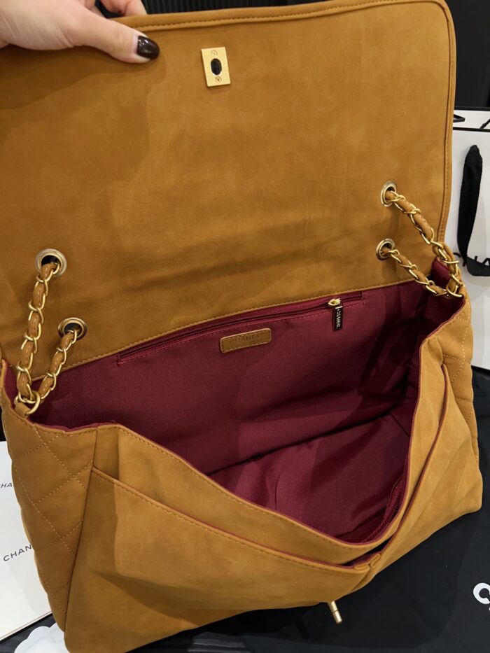 Chanel Suede Tote Bag Brushed Suede Texture Casual, Stylish And Comfortable To Carry - Image 9