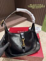 Gucci Jackie 1961 Underarm Bag | Detachable Shoulder Strap | Multiple Carry Options | Versatile Commuter Essential - Image 4