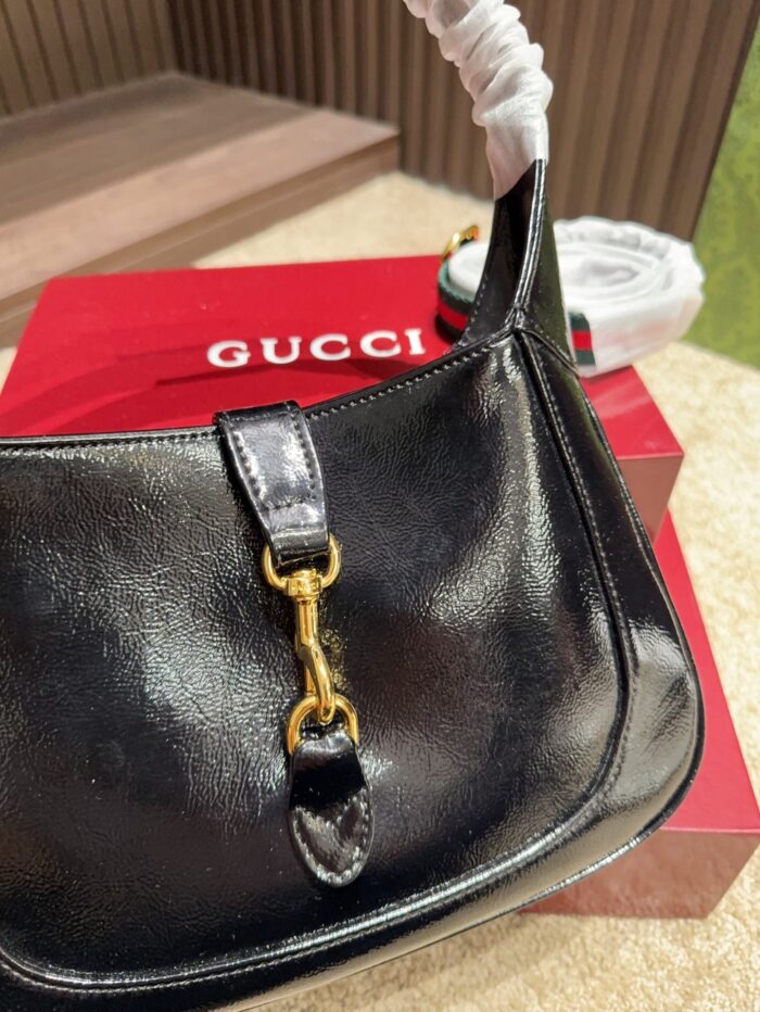 Gucci Jackie 1961 Underarm Bag | Detachable Shoulder Strap | Multiple Carry Options | Versatile Commuter Essential - Image 9