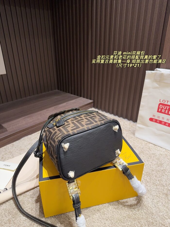 Fendi Vintage Print Gold Buckle Mini Backpack Practical And Retro - Image 7