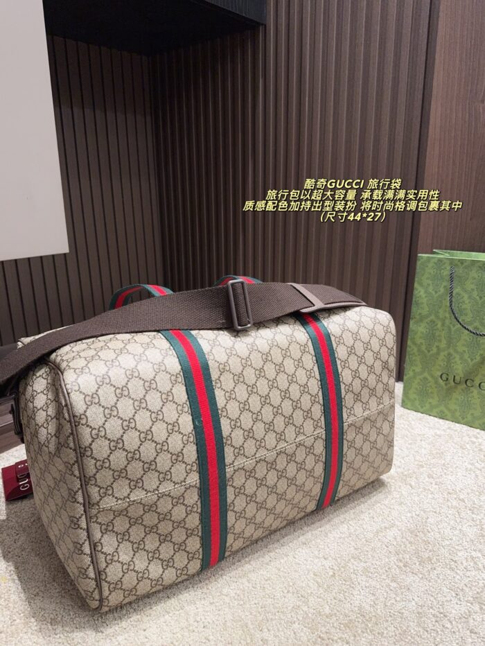 Gucci Travel Bag Extra-Large Capacity Exquisite Leather Premium Colour Palette Stylish Travel Companion - Image 7