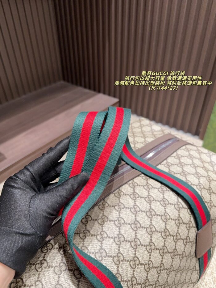 Gucci Travel Bag Extra-Large Capacity Exquisite Leather Premium Colour Palette Stylish Travel Companion - Image 8
