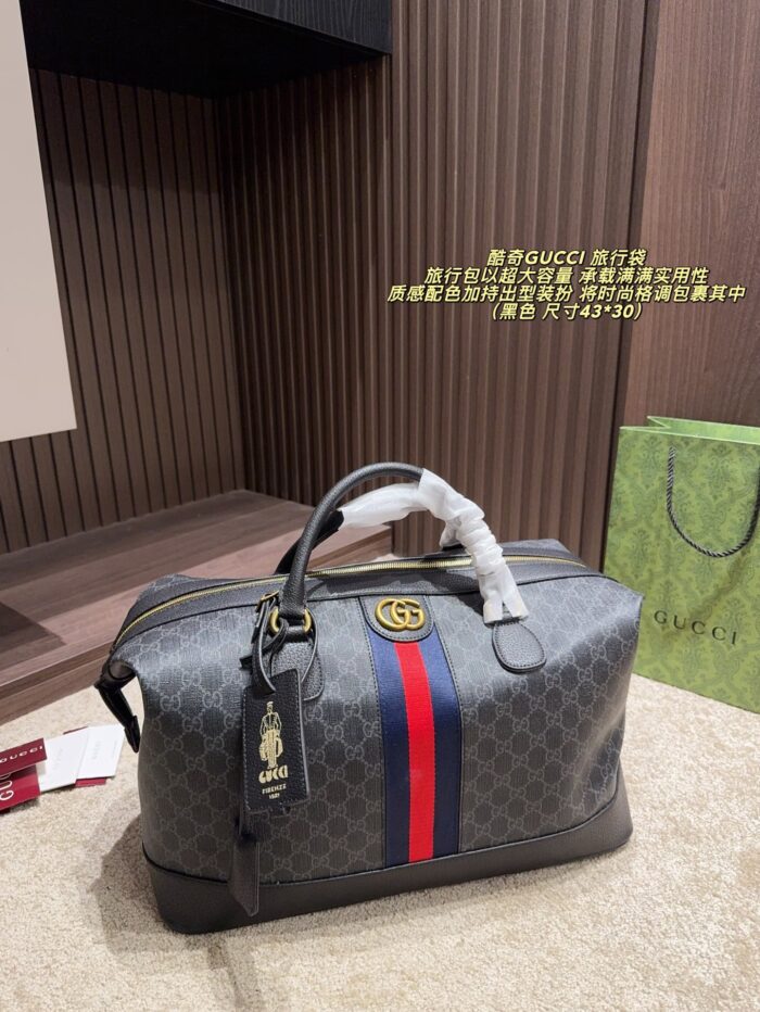Gucci Travel Bag Generous Capacity, Refined Leather Texture, Colour-Coordinated Fashion Piece - Image 11