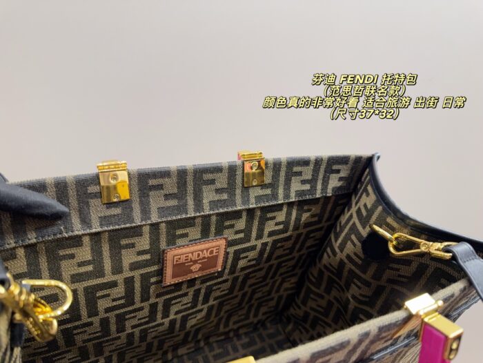 Fendi X Versace Collaboration Tote Bag Classic Ff Pattern With Medusa Motif Stylish And Versatile - Image 8