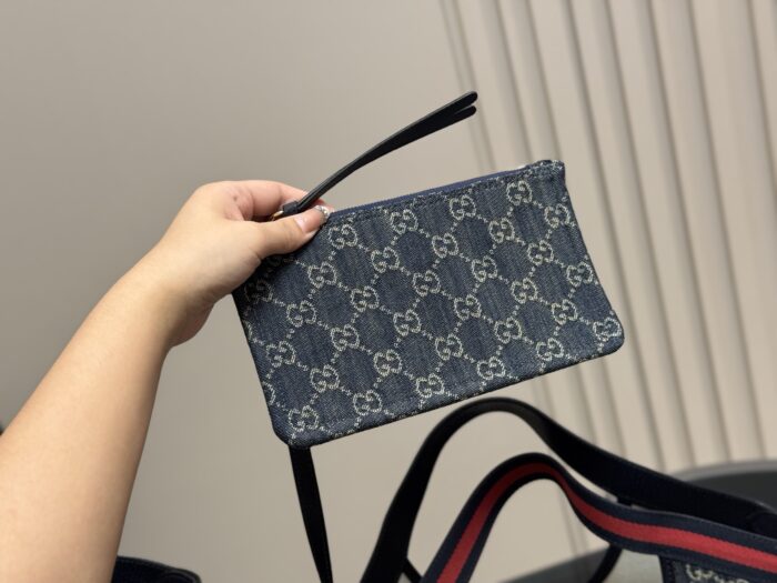 Gucci Shopping Tote Canvas, Large Capacity Ideal For Mums Superbly Roomy - Image 3