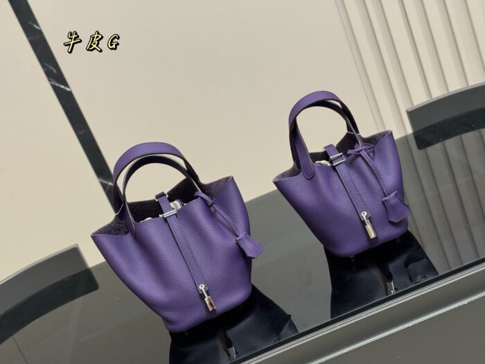 Hermès Shopping Basket Bag Full-Grain Calf Leather With Waxed Thread Superb Texture And Drape - Image 1
