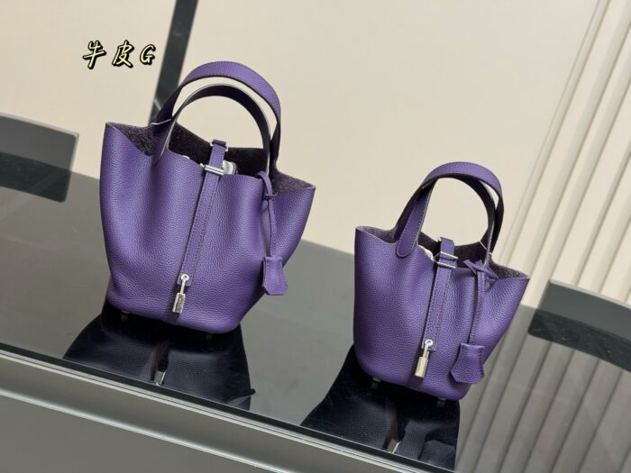 Hermès Shopping Basket Bag Full-Grain Calf Leather With Waxed Thread Superb Texture And Drape - Image 2