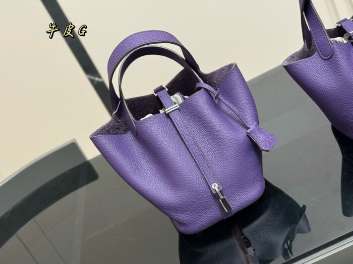 Hermès Shopping Basket Bag Full-Grain Calf Leather With Waxed Thread Superb Texture And Drape - Image 3