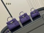 Hermès Kelly Top-Grain Leather Textured Handbag