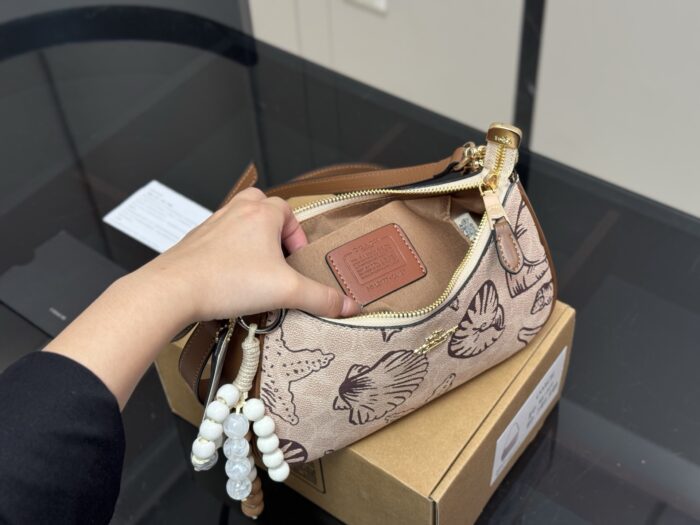 Coach Teri Underarm Bag With Dual Straps For Shoulder Or Crossbody Carry - Image 4