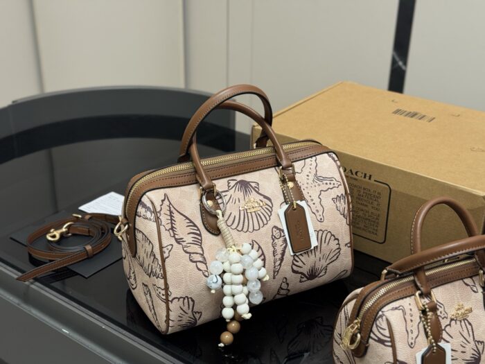 Coach Boston Pillow Bag Luxury Classic Edition Complete With Box - Image 2