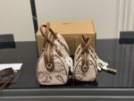 Coach Boston Pillow Bag Luxury Classic Edition Complete With Box - Image 7