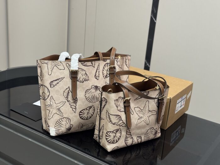 Coach Mollie Tote25 New Shell & Starfish Print Compartment Tote Bag (Shopping Bag) - Image 7