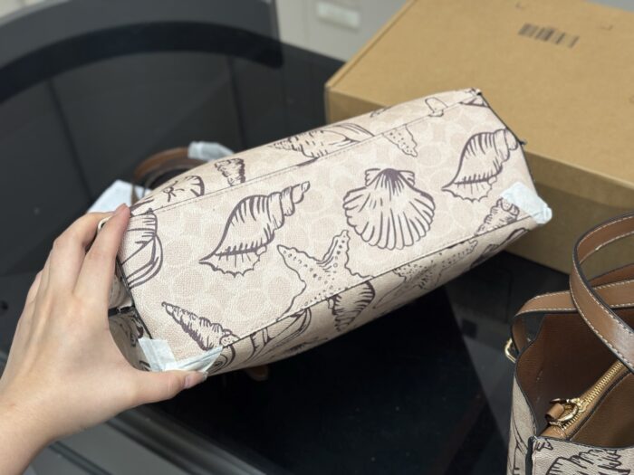 Coach Mollie Tote25 New Shell & Starfish Print Compartment Tote Bag (Shopping Bag) - Image 8